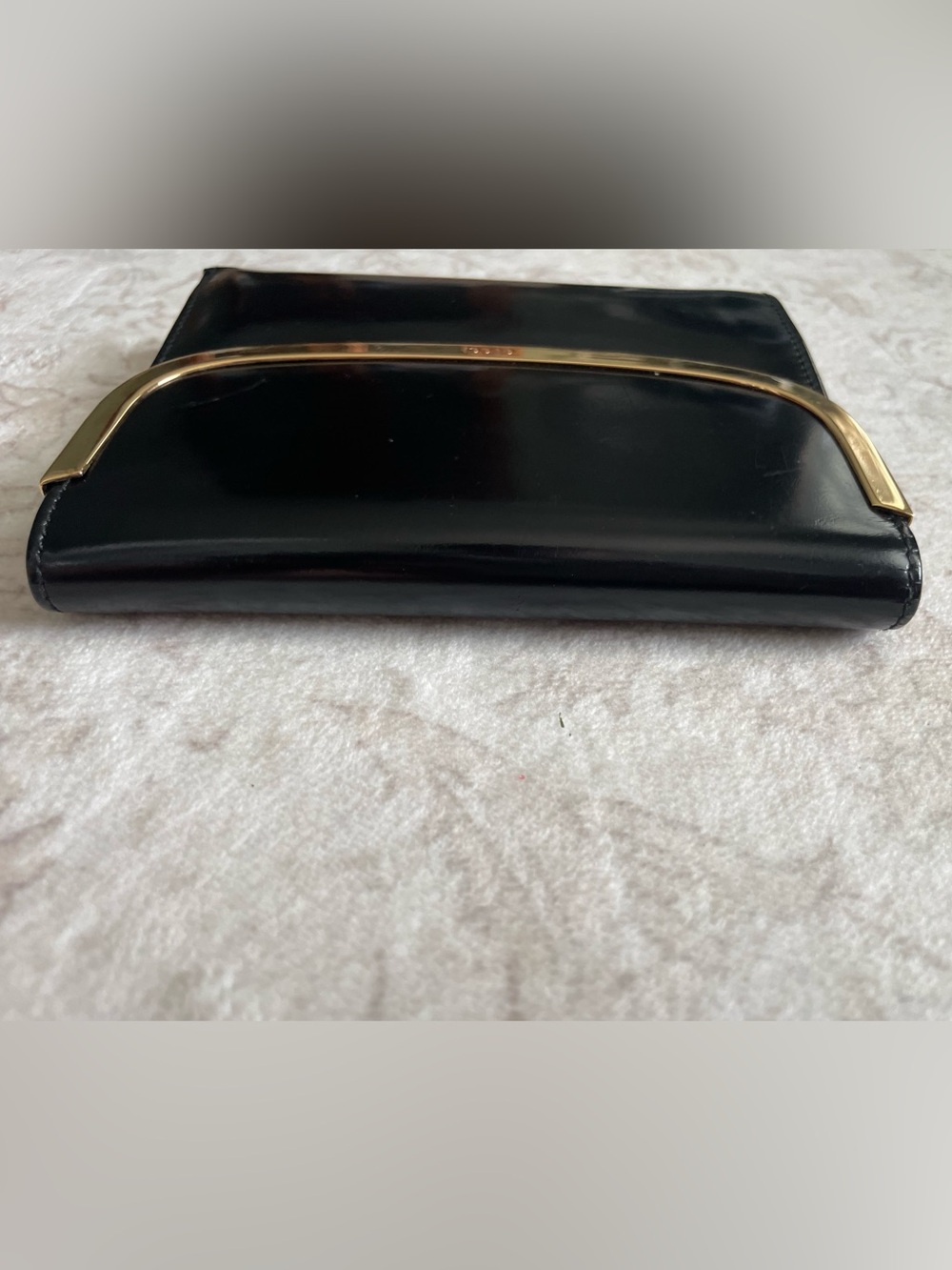 Gucci Black Patent Leather Trifold Wallet with Gold Bar Detail - Picture 13 of 15